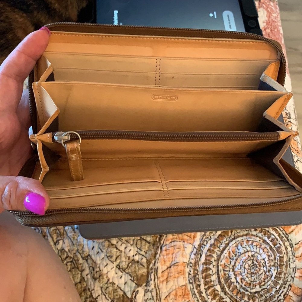 Coach Zip Wallet - Picture 4 of 4